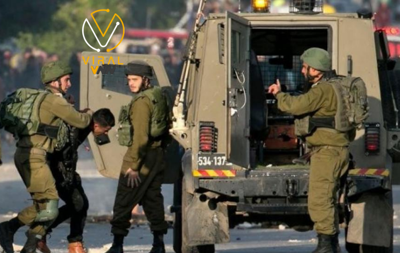 اعتقالات واسعة ومداهمات لمنازل في الضفة الغربية