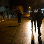 الاحتلال يشن حملة اعتقالات ويعتقل على 21 مواطن في الضفة