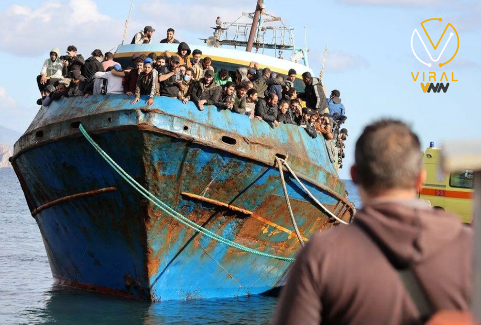 إنقلاب قارب قبالة اليونان يؤدي إلى غرق مهاجر ومخاوف من فقدان المزيد