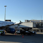 استئناف حركة الطيران في مطار دمشق واستمرار الهدنة مع "قسد"