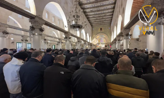 صلاة الجمعة تشهد حضور 35 ألفا في المسجد الأقصى