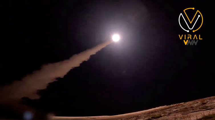 الحوثيون يستهدفون وسط إسرائيل بصاروخ بالستي