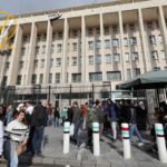 دمشق تواجه أزمة الدولارات المزورة