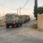 الاحتلال يعتقل سيدة من بلدة دورا للضغط على زوجها لتسليم نفسه