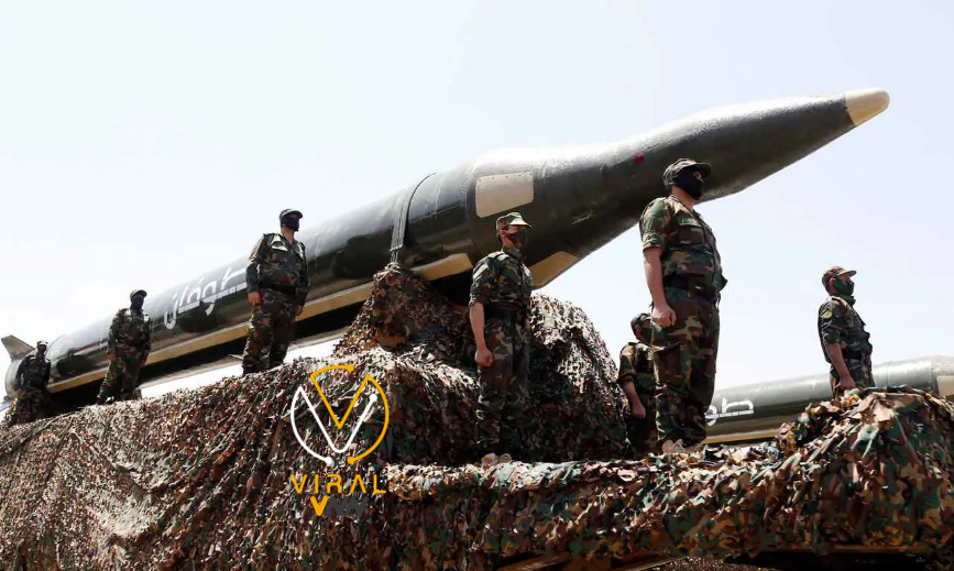 الحوثيون يعلنون قصف وزارة الدفاع الإسرائيلية بصاروخ باليستي