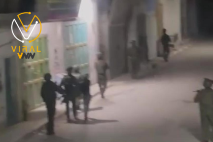 الاحتلال يداهم رام الله ويعتقل 11 مواطن ويعتدي على فتى