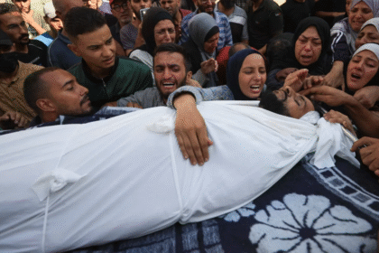 ضحايا وإصابات بينهم في انتظار المساعدات جراء غارات إسرائيلية على غزة