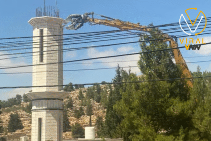 قوات الاحتلال تهدم مئذنة مسجد قيد الإنشاء جنوب الخليل
