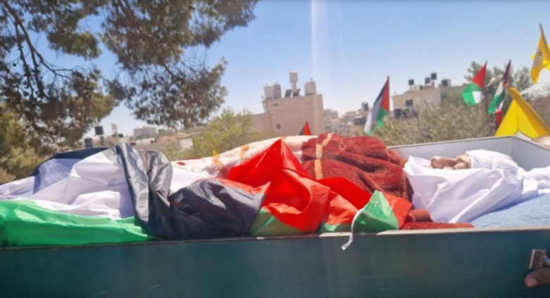 تشييع جثمان الشهيد محمد علوي بمدينة دير جرير