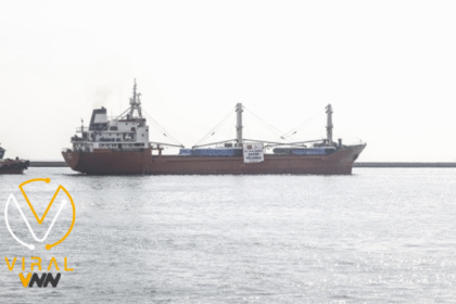 سفينة تركية تغادر الميناء محملة بـ800 طن من المساعدات إلى غزة